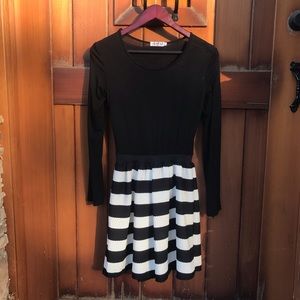 Pleated Black and White Long-Sleeve Dress